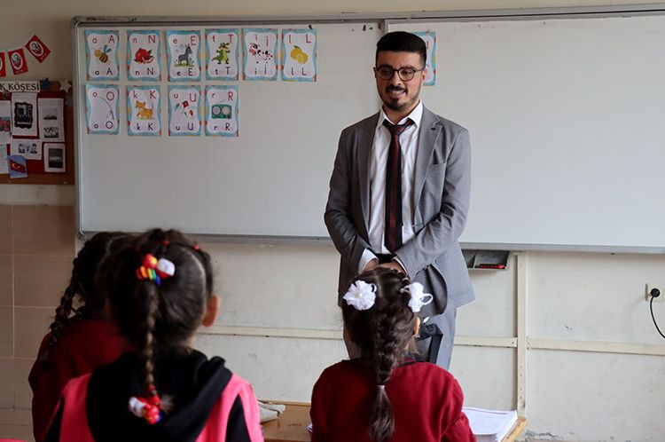 Öğretmenlerin cebi bayram edecek: İşte 2025 Temmuz zamlı öğretmen maaş listesi ve ödeme takvimi - Resim: 5