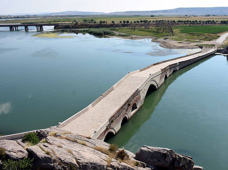 Mimar Sinan onarmıştı! Kırıkkale’de bulunan köprü yıllara meydan okuyor - Resim: 2