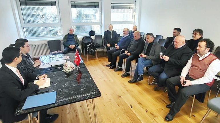 Frankfurt Başkonsolosu Akdevelioğlu: Almanya'da çifte vatandaşlık hakkından yararlanın! İki belge yeterli - Resim : 4