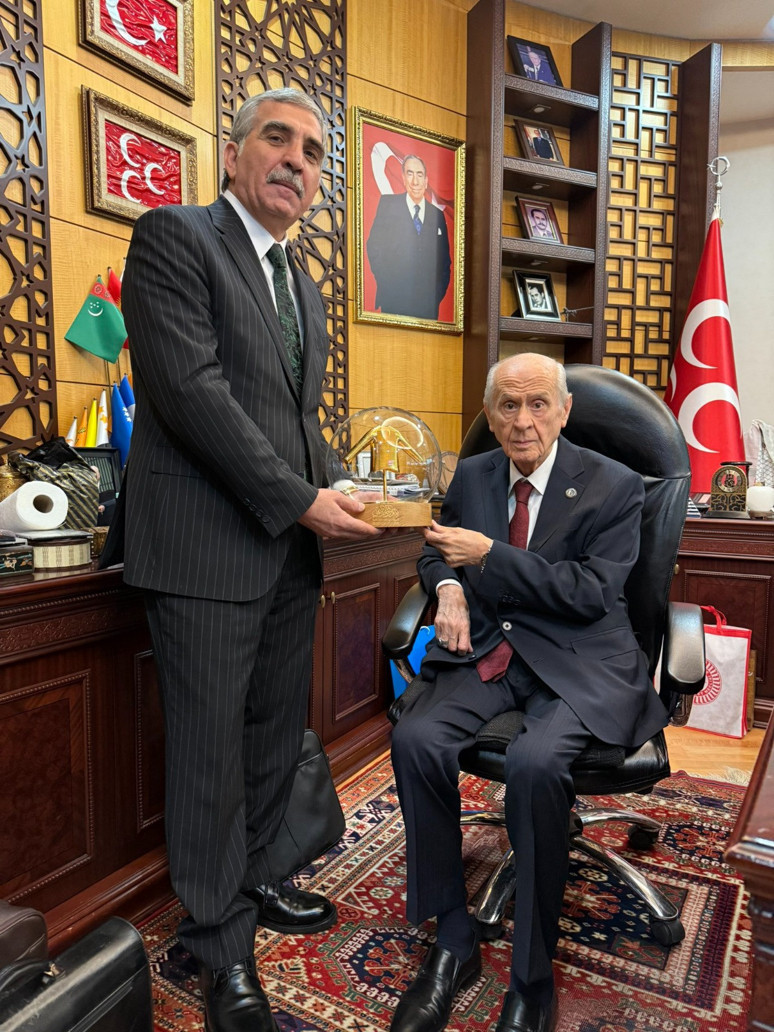 Umre’den geldi... Devlet Bahçeli’ye özel anlamlı hediyeler - Resim : 1