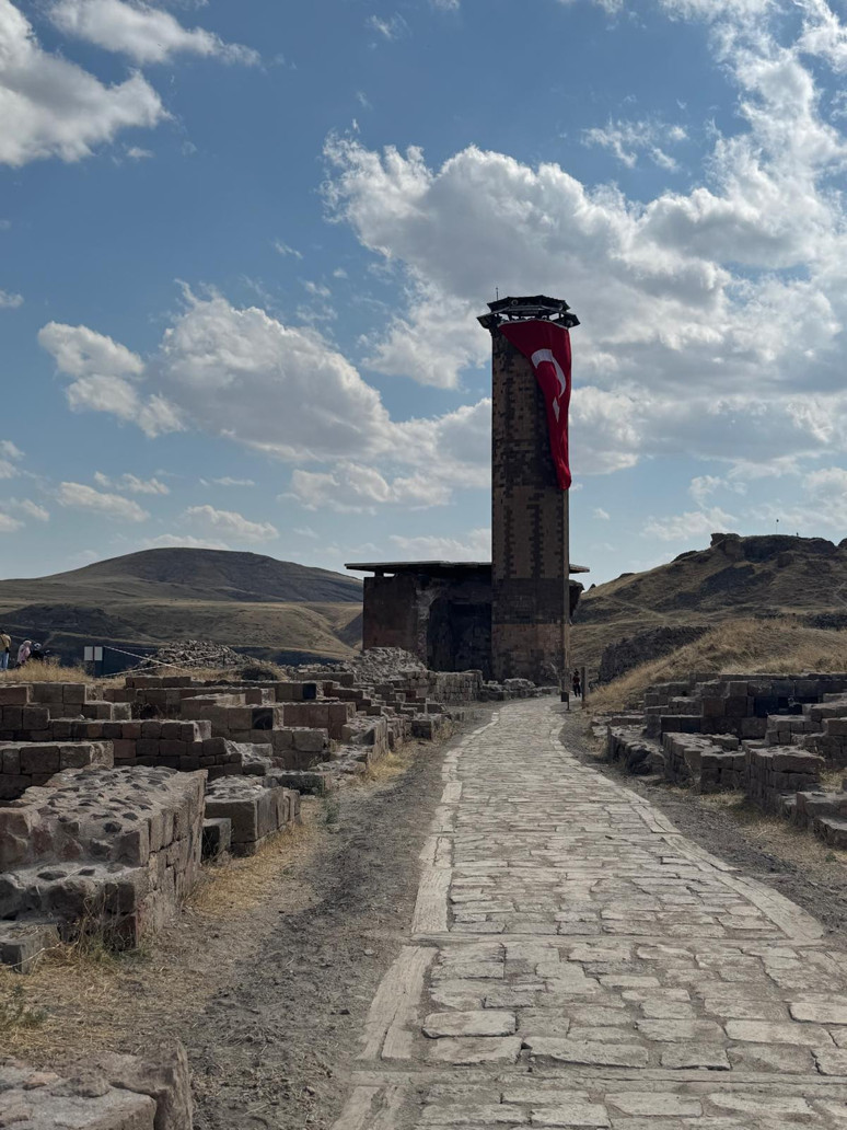 Kars’ta zamanın izinde! Tarih, kültür ve lezzet dolu bir yolculuk - Resim : 2