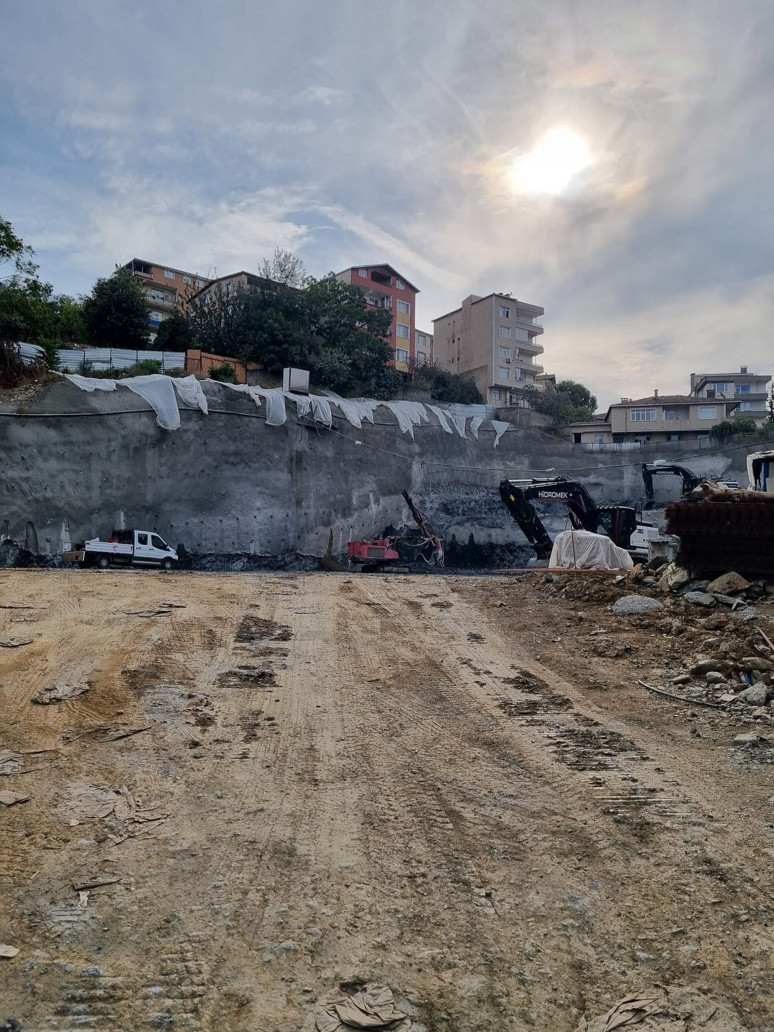 ‘Süleymancılar Üsküdar’a kaçak konut yapıyor’ Belediye ‘mahkeme kararını tanımıyor’ iddiası - Resim : 1