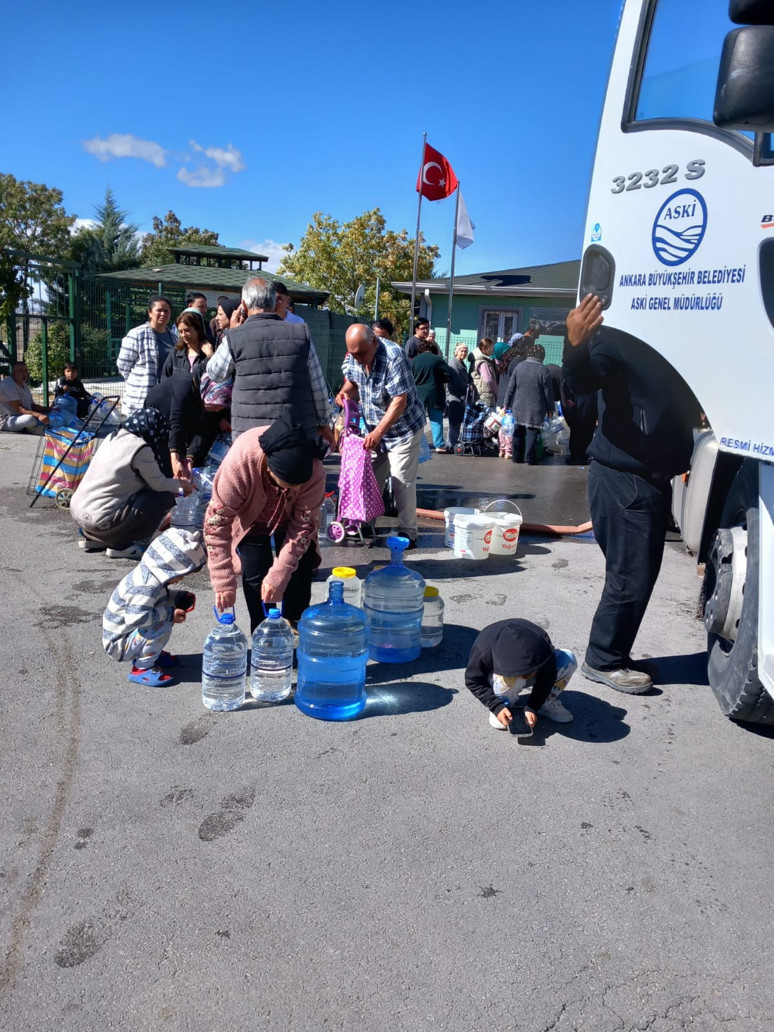 Ankara'da su çilesi: Vatandaş tanker peşinde, çeşme başında - Resim : 1