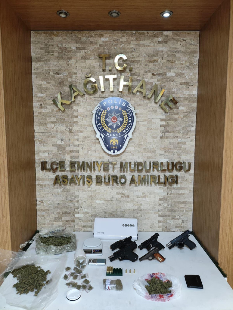 Kağıthane'de 'aile evi' görünümlü zula evine baskın - Resim : 1