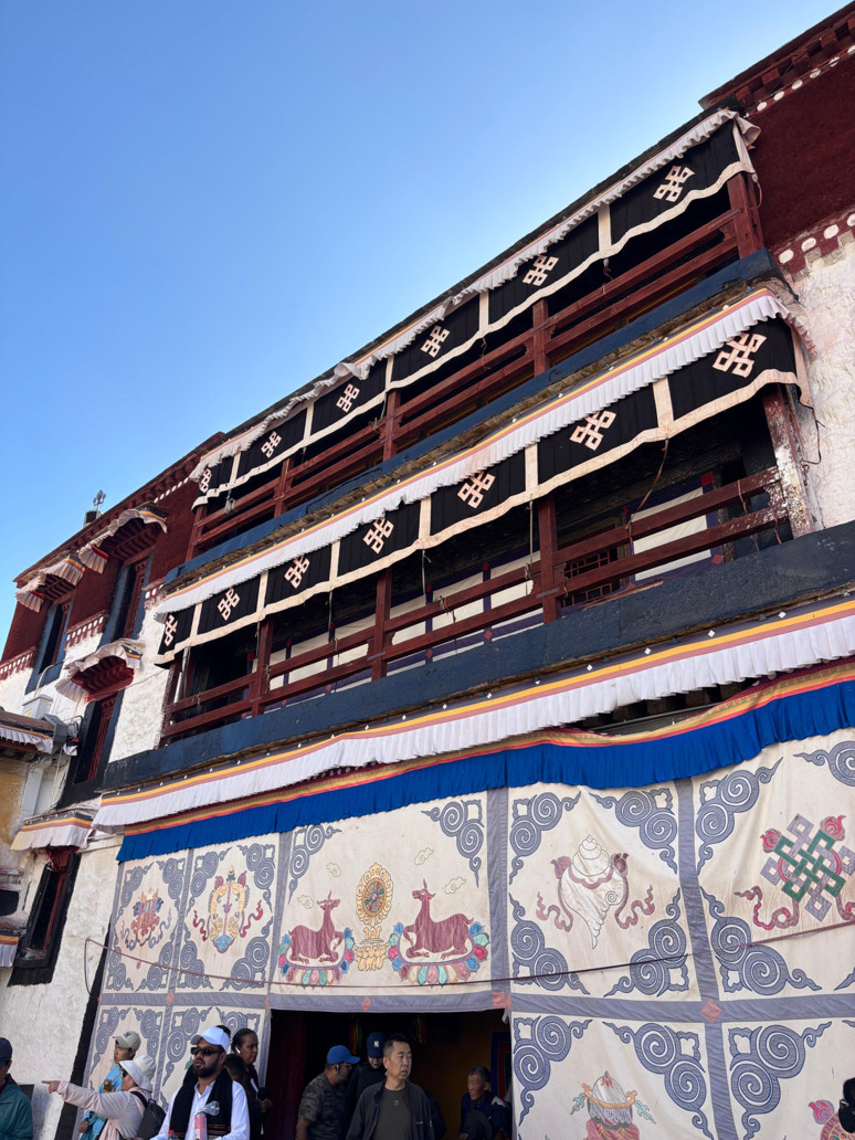Dünyanın çatısında 4 gün: Tibet'te modernleşme ve kültürün izinde - Resim : 11
