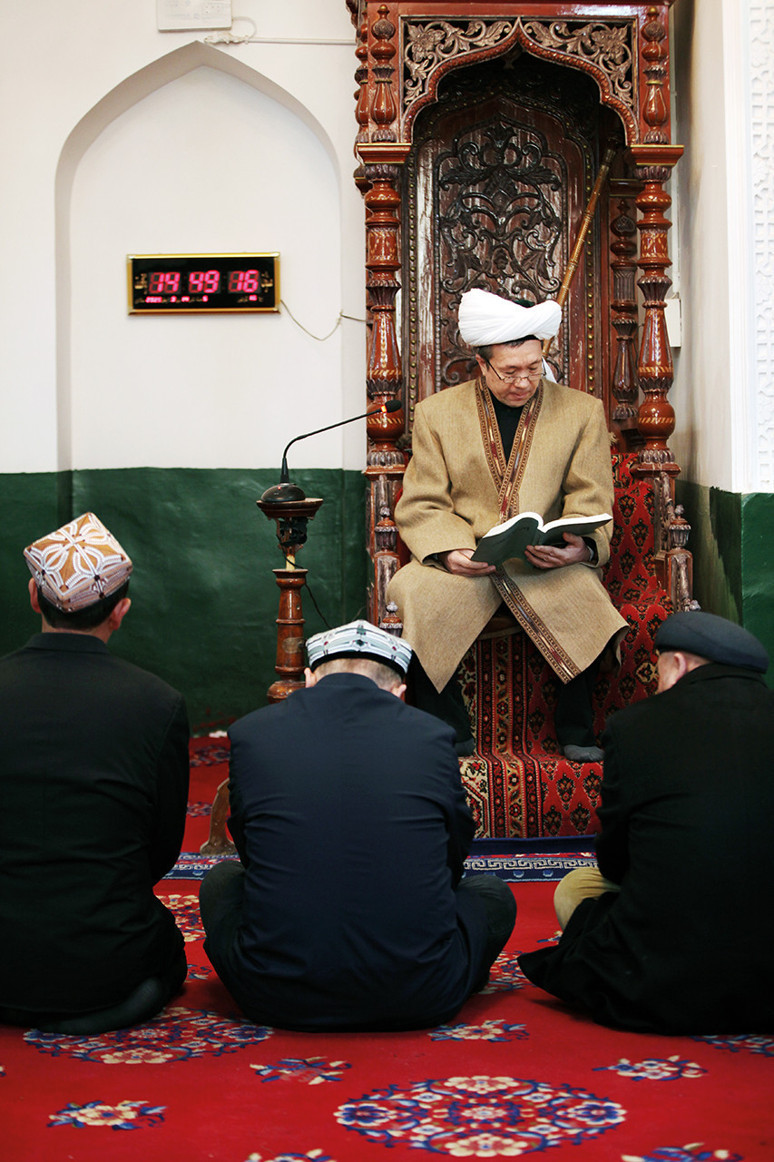 Iydgâh Camiî İmamı Cuma: Hükûmet camilerimizi koruma altına aldı - Resim : 2