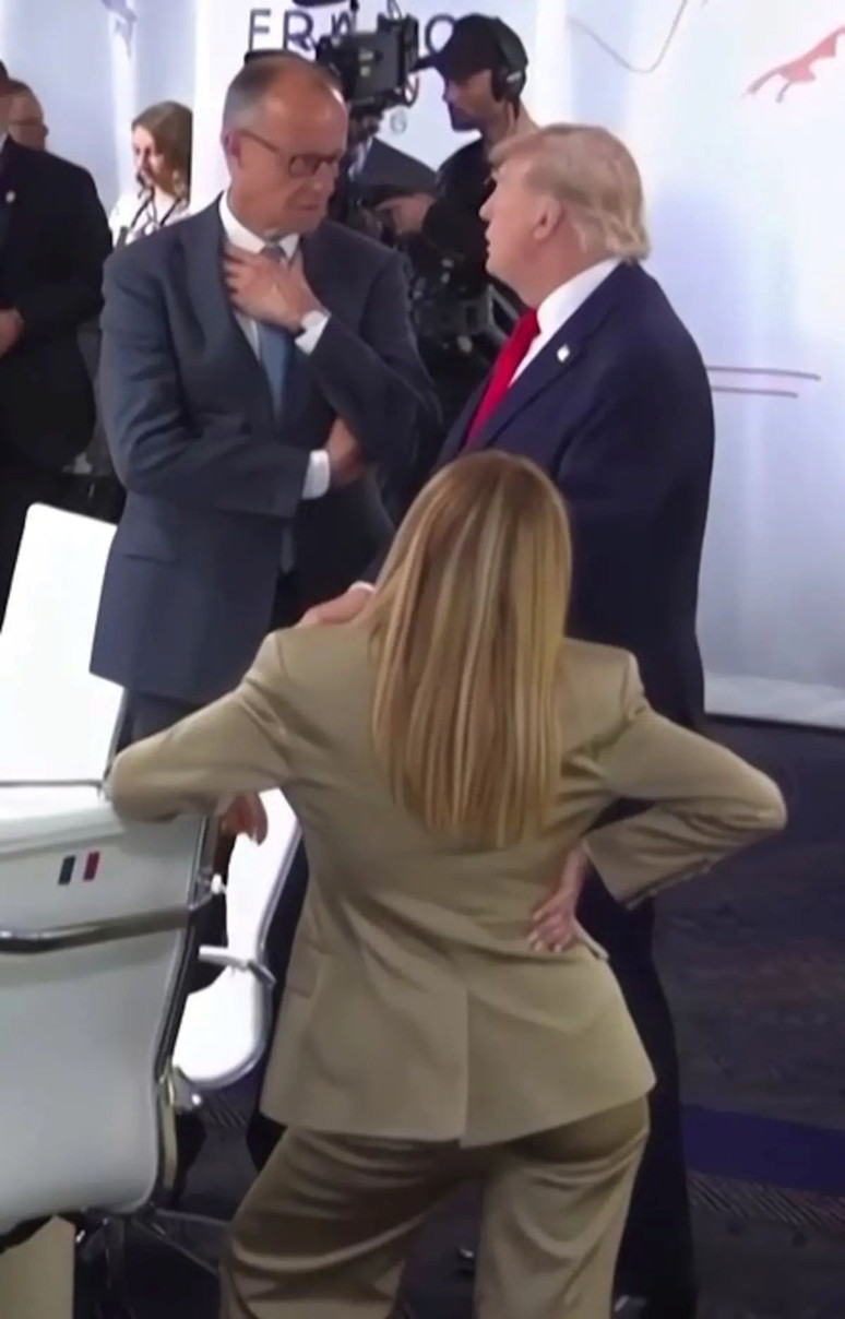 Trump'tan Meloni'yi aşağılayıcı sözler: 'Fotoğraf için bana yalvardı, acıdığım için kabul ettim'... Meloni: 'Hepsi uydurma' - Resim : 1