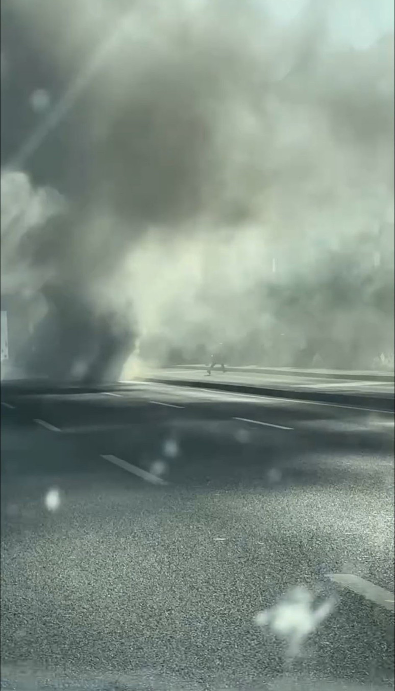 Ankara'da öğrenci taşıyan otobüs alev alev yandı - Resim : 1