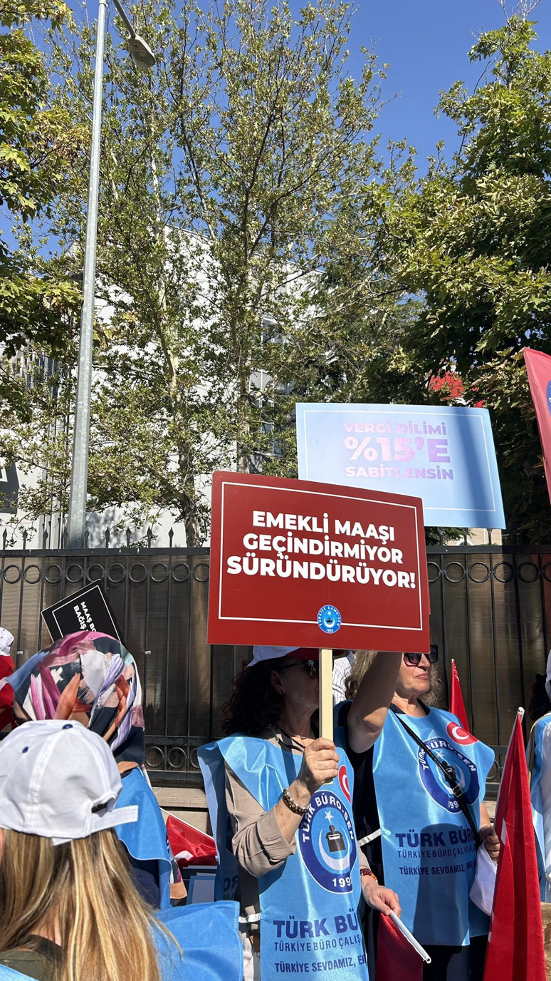 Memur 81 ilde iş bıraktı - Resim : 2