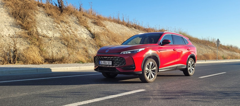 Konforun peşinde bir SUV: MG HS 1.5 Turbo benzinli sürüş izlenimi 2025 - Resim : 6