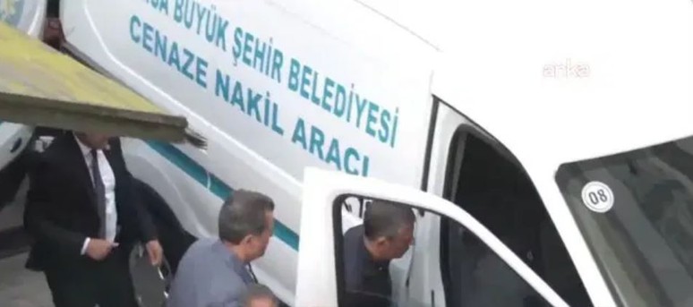 Ferdi Zeyrek'e veda: Son yolculuğuna uğurlandı - Resim : 2