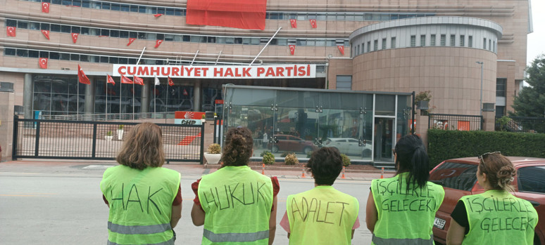 İzmir'den Ankara'ya yürüdüler! Çiğli Belediyesi işçileri CHP önünden seslendi: Yolun sonunda değiliz… Sözün başındayız - Resim : 1