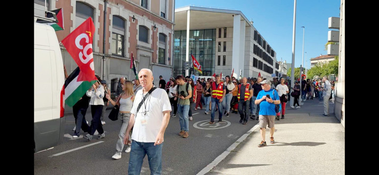 FRANSA’DA HAYAT DURDU! Hedef Macron ve kemer sıkma bütçesi - Resim : 4