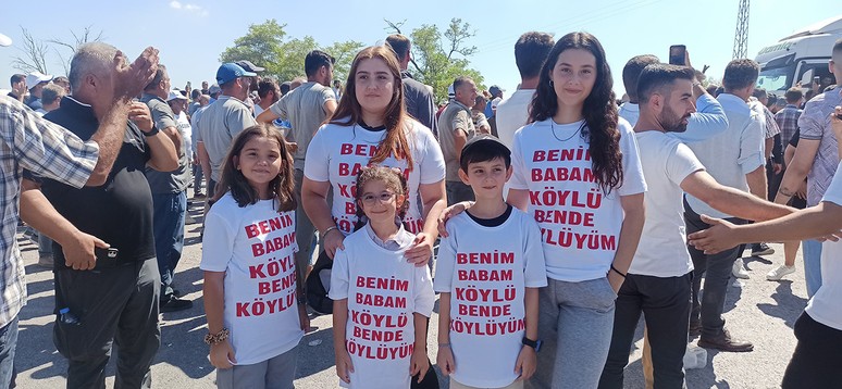 Milletin efendisi hakkını arıyor! Ürünü tarlada kaldı çiftçi yollara döküldü - Resim : 2