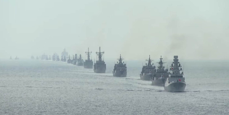 Türk Donanması’ndan Akdeniz’de gövde gösterisi - Resim : 2