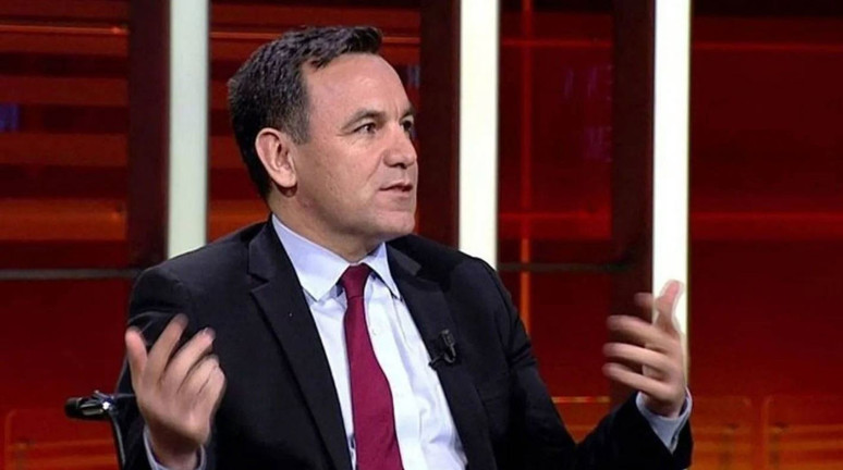 İhraç edilen teğmenlerden Anıtkabir ziyareti: Ahmet Hakan'dan fotoğrafa, Deniz Zeyrek'ten avukata tepki - Resim : 2