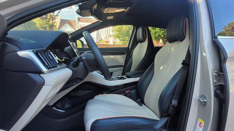 Sessiz güç, dengeli sürüş: BYD Seal U EV 2025 sürüş izlenimi - Resim : 5