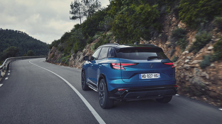 Güçlü tasarım, akıllı teknoloji ve tam hibrit deneyim sunan Yeni Renault Austral Türkiye’de satışa sunuldu 2025 - Resim : 3