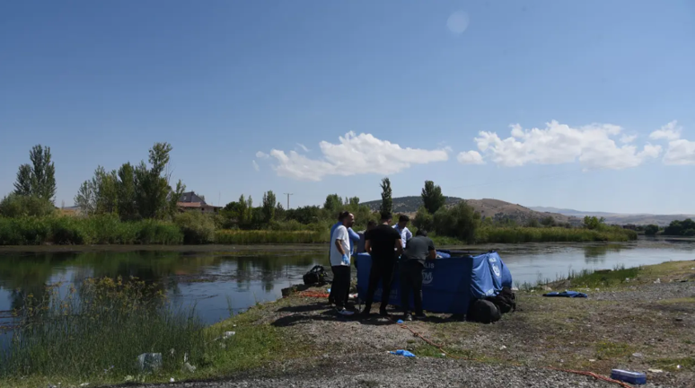 Kırıkkale'de acı olay! İki arkadaş Kızılırmak'ta boğuldu - Resim : 1