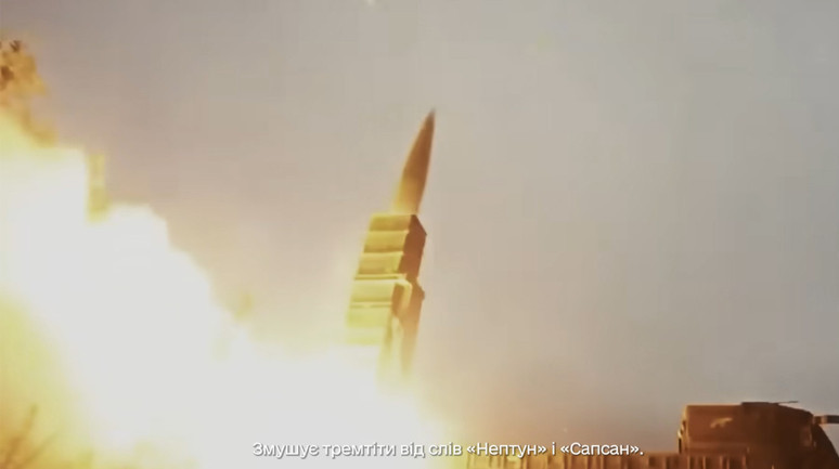 Zelenskiy, başka ülkenin füzesini yerli ürün gibi tanıttı - Resim : 1