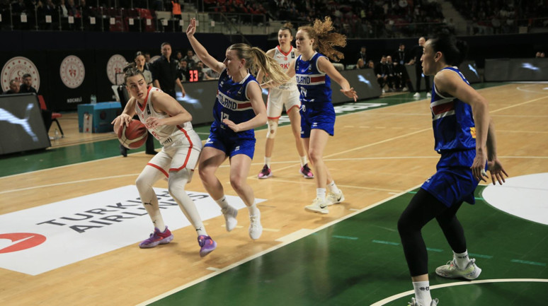 Türkiye, İzlanda'yı 83-76 yendi - Resim : 1