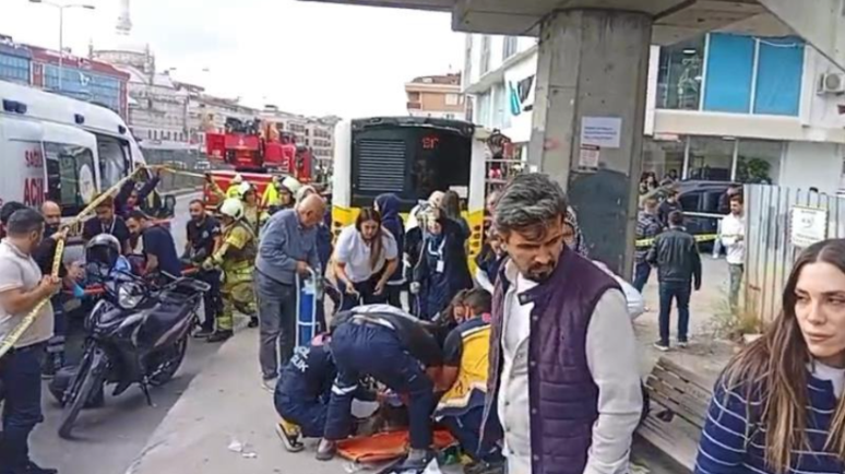 İETT yine dehşet saçtı: Çekmeköy'de otobüs durağa girdi! Ölü ve yaralılar var! - Resim : 1