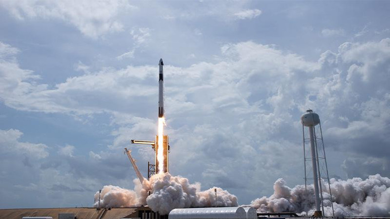 SpaceX ve NASA uzaya ilk operasyonel mürettabatlı uçuş gerçekleştirdi
