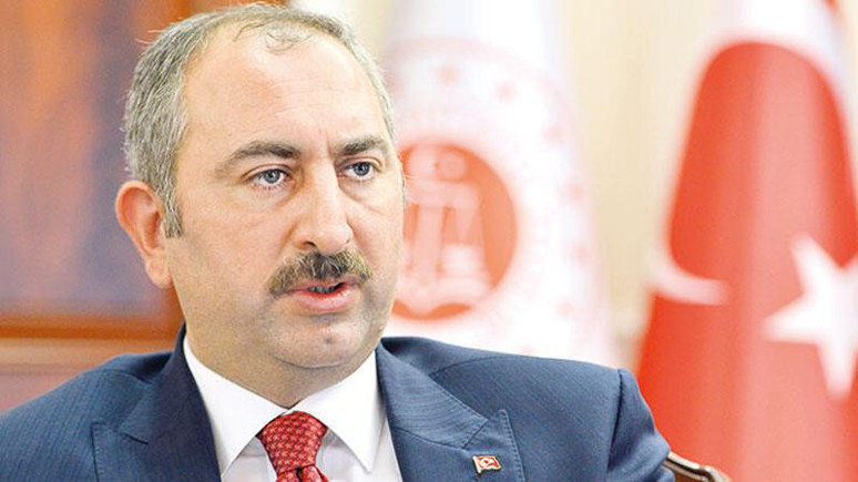 Adalet Bakanı Gül: Adalet Bakanının hakim, savcı cübbesi yoktur