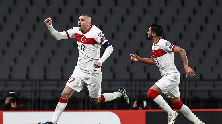 Portakalı 'dört' dilime ayırdık :Keyiften dört köşeyiz!