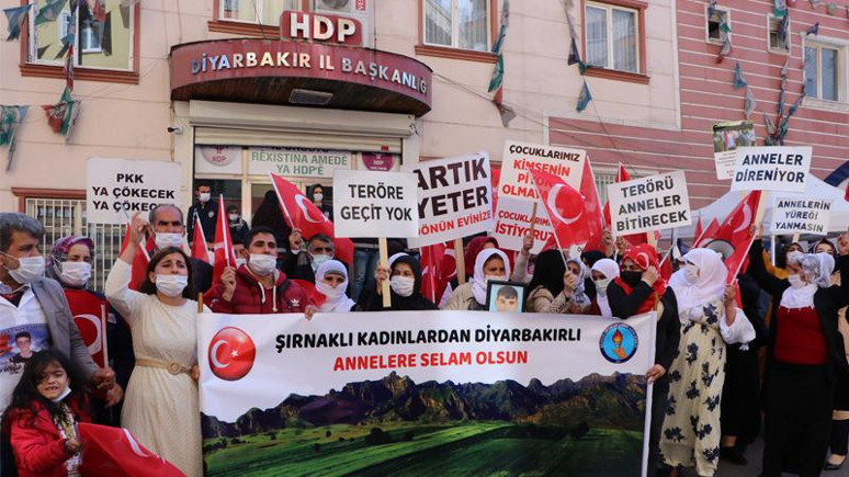Şırnaklı anneler Diyarbakırlı anneleri ziyaret etti