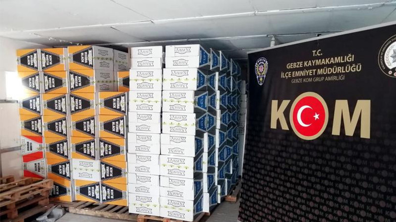 Kocaeli'de 2 milyon 90 bin makaron ele geçirildi