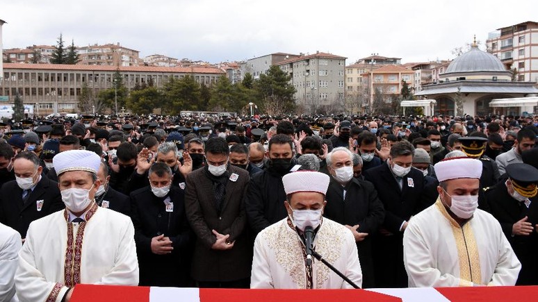 Şehit askerimiz toprağa verildi