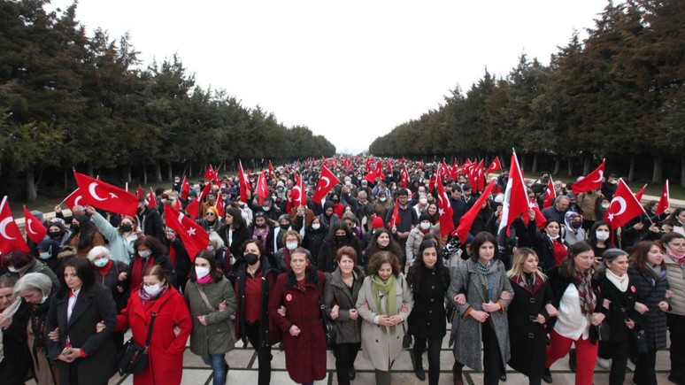 ‘Emperyalizmin çocuklarımızı uyuşturmasına izin vermeyeceğiz’