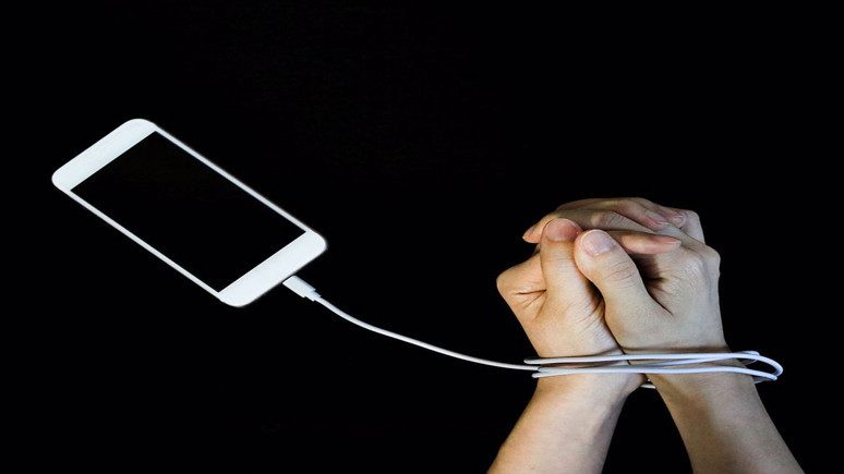 Bilim insanları uyardı! Uzun süre telefona bakmak tehlikeli...