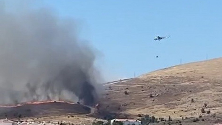 Çanakkale'de tatil bölgesi Bozcaada'da otluk yangını
