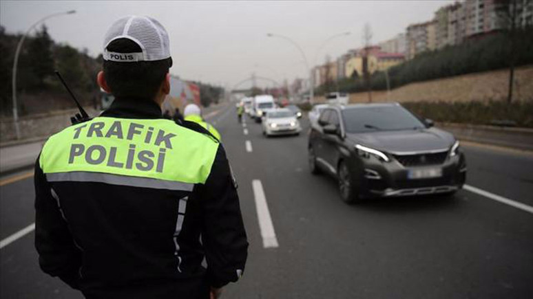 Son bir haftada 3 milyona yakın araç denetlendi