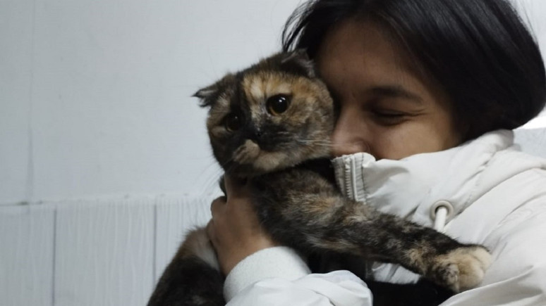 Hatay'da gece 2'de yanımıza bir arabayla yaklaşan İlayda'nın öyküsü... Askerler sandalyeleri yaktı bizi ısıttı
