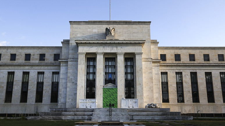 Batı'nın faiz politikası krizlere kurban oldu