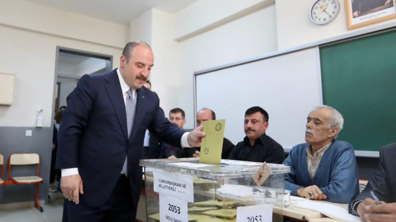 Bakan Varank'ın oy kullandığı sandıktan Erdoğan çıktı