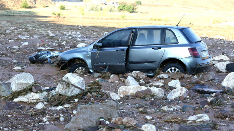 Selde kaybolan bebek aranıyor
