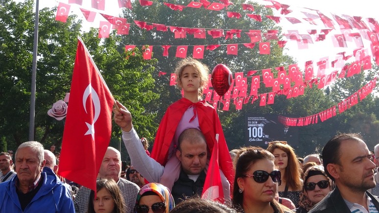 Isparta’da Cumhuriyetin 100’üncü yılı coşkuyla kutlandı