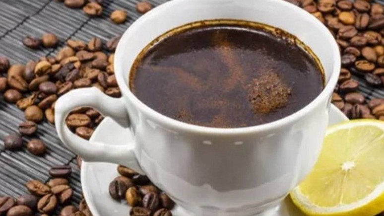 Kahvenin içine bir kaşık ekleyin! Göbek yağları cayır cayır eriyor…