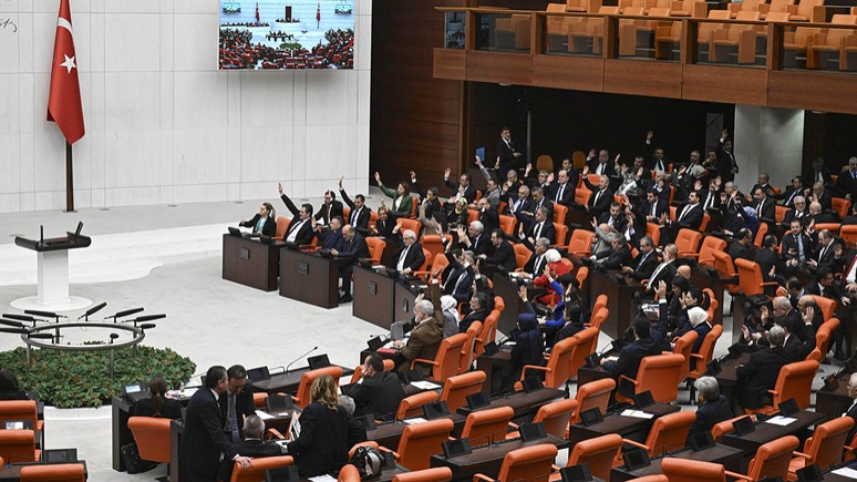 TBMM'de kritik gün: İsveç'in NATO üyeliğiyle ilgili görüşmeler başladı