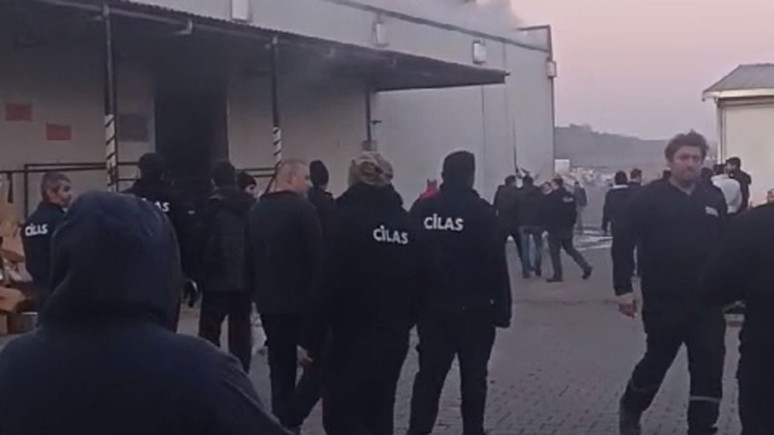 Zonguldak’ta kauçuk fabrikasında yangın: 2 işçi dumandan etkilendi