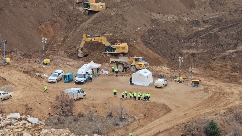 Erzincan'da madende çalışmalar altıncı gününde! Çatlakların fotoğrafları ortaya çıktı....