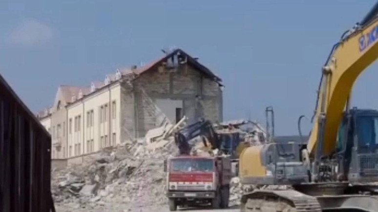 Ermenistan Cumhurbaşkanı Sarkisyan açmıştı! Karabağ'daki o bina yıkılıyor