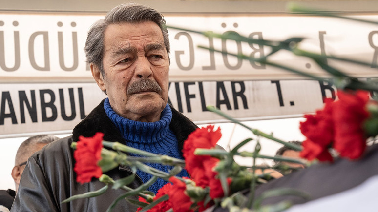 Sevenlerini korkuttu! Ünlü isimlerden Kadir İnanır’a ‘geçmiş olsun’ mesajları yağdı