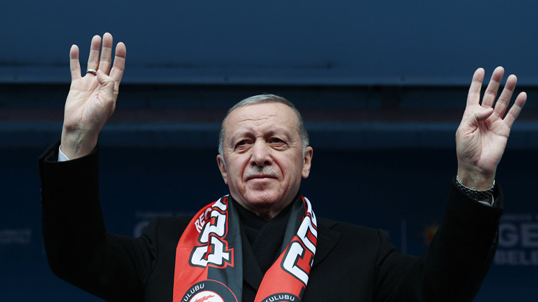 Erdoğan seçim mitinginde emekli maaşlarında beklenen zamla ilgili konuştu. İşte Erdoğan'ın açıklamaları...