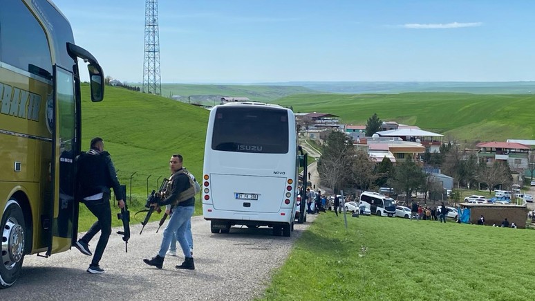 Diyarbakır'da seçim kavgası: Çok sayıda yaralı var...
