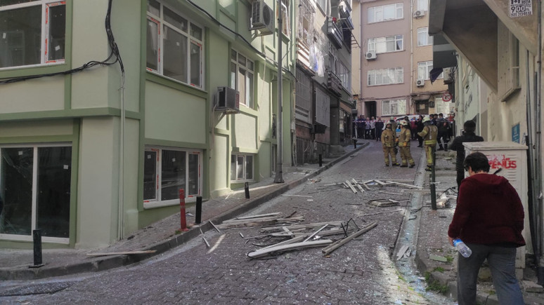 Son dakika! İstanbul'da 5 katlı binada doğalgaz patlaması